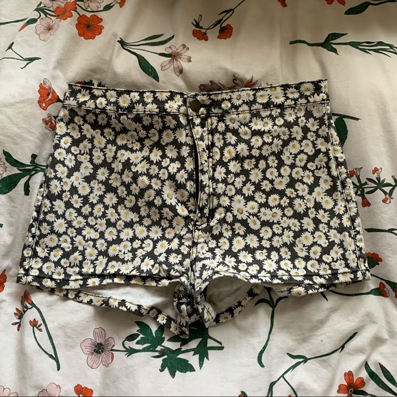 Forever 21 Pants - Floral Forever 21 Shorts